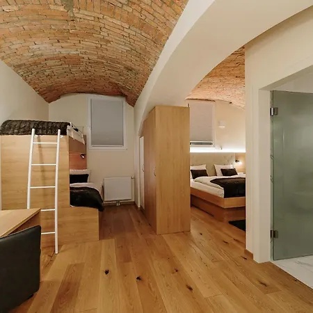 Operna Klet Hotel Ljubljana