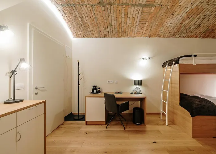 Hotel Operna Klet Lublana