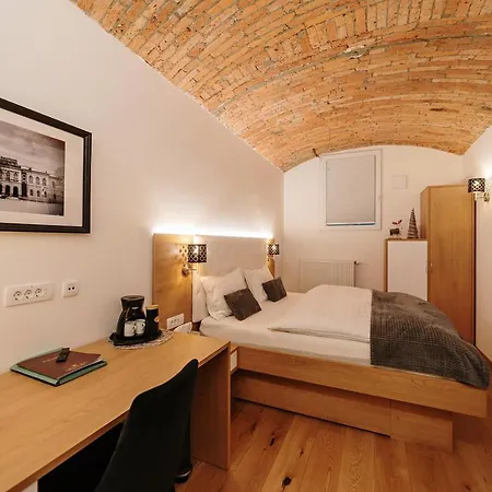 Hotel Operna Klet Ljubljana