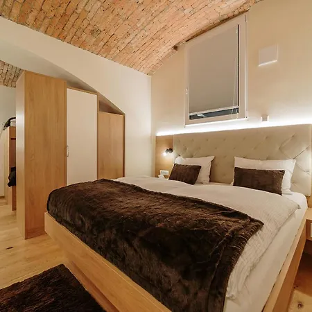 Hotel Operna Klet 3*