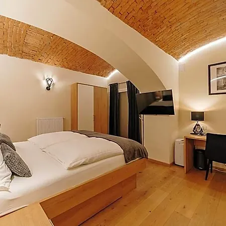 Hotel Operna Klet