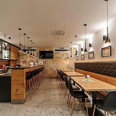 Operna Klet Hotel Lublaň