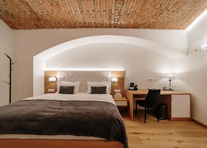 Operna Klet Hotel Ljubljana