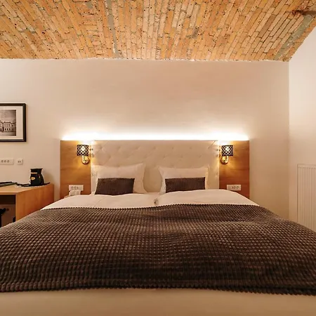 Operna Klet Hotel Lublana