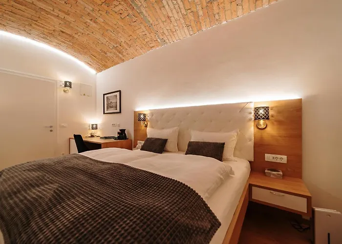 Hotel Operna Klet 3*