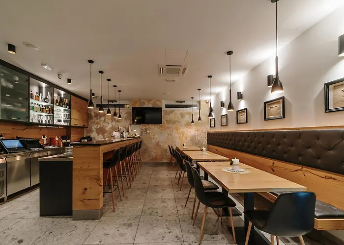 Operna Klet 3* Ljubljana